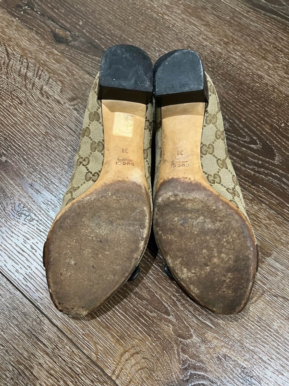 Gucci canvas Brown Monogram Pumps with gold and brown Leather Strap size 38 - Picture 7 of 11